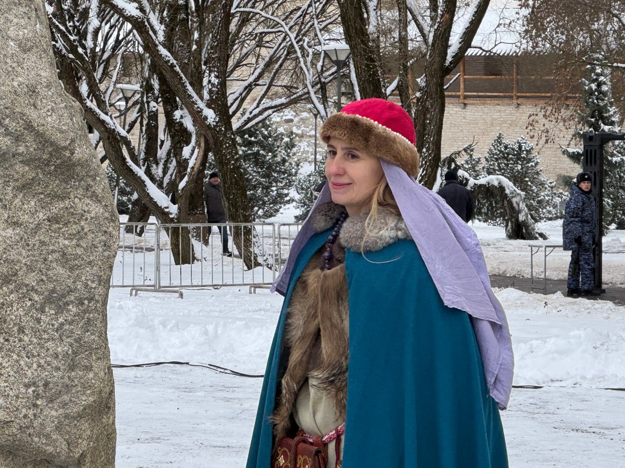 Псков обрел нового стража: 6-метровый памятник князю Довмонту торжественно открыли в Пскове Долгожданное открытие первого в России памятника святому благоверному князю Довмонту собрало жителей и гостей Пскова в сквере между... Псков обрел нового стража: 6-метровый памятник князю Довмонту торжественно открыли в Пскове Долгожданное открытие первого в России памятника святому благоверному князю Довмонту собрало жителей и гостей Пскова в сквере между...