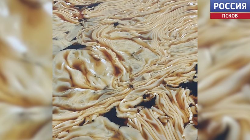 Кадры необычного явления на Великой выкладывают псковичи в соцсетях Кадры необычного явления на Великой выкладывают псковичи в соцсетях