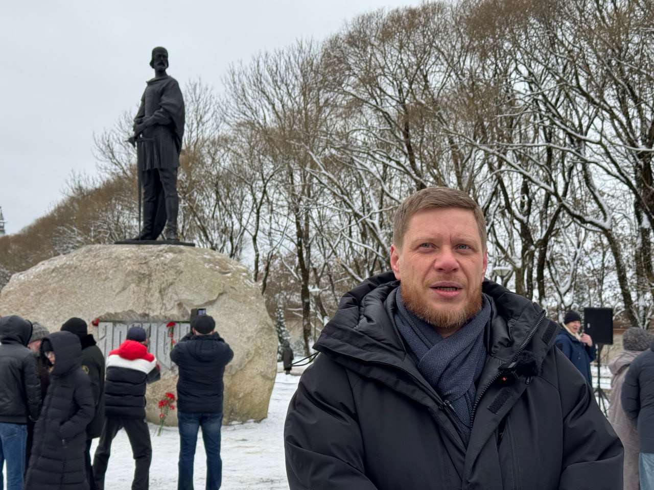 Псков обрел нового стража: 6-метровый памятник князю Довмонту торжественно открыли в Пскове Долгожданное открытие первого в России памятника святому благоверному князю Довмонту собрало жителей и гостей Пскова в сквере между... Псков обрел нового стража: 6-метровый памятник князю Довмонту торжественно открыли в Пскове Долгожданное открытие первого в России памятника святому благоверному князю Довмонту собрало жителей и гостей Пскова в сквере между...