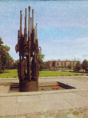 Елкин Борис: Площадь Победы и Могила Неизвестного Солдата – это священные места для каждого из нас, символы народной памяти и безграничной благодарности поколению победителей