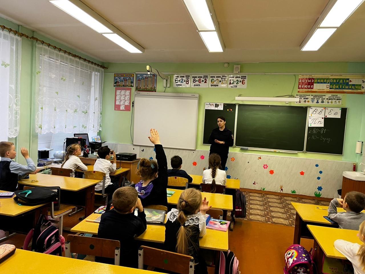 Мастер-класс по изготовлению световозвращателей прошёл в Бежаницкой школе Мастер-класс по изготовлению световозвращателей прошёл в Бежаницкой школе