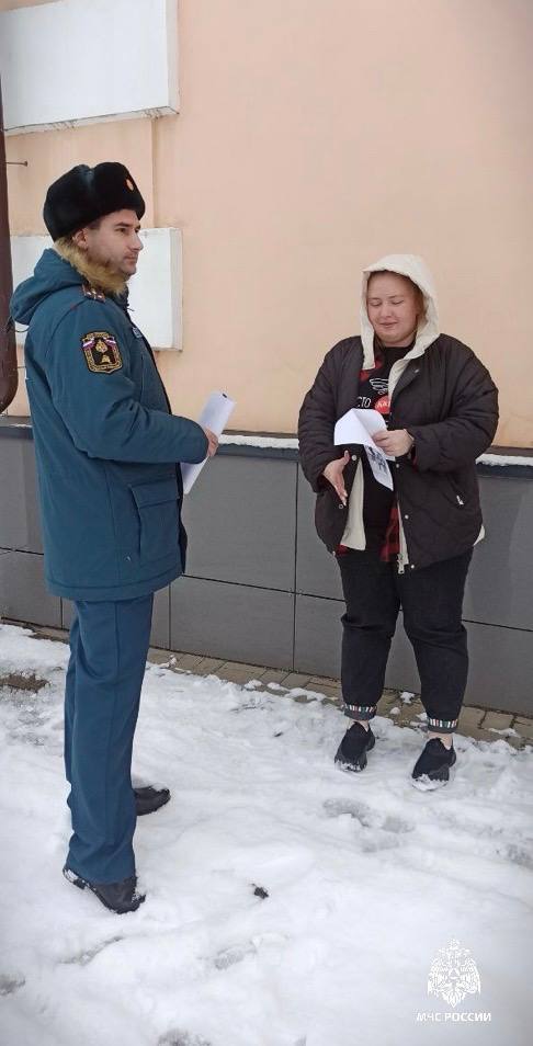 #Профилактика. Сегодня сотрудниками Главного управления МЧС России по Псковской области с целью профилактики пожаров и гибели людей на них осуществлен профилактический рейд в городе Остров #Профилактика. Сегодня сотрудниками Главного управления МЧС России по Псковской области с целью профилактики пожаров и гибели людей на них осуществлен профилактический рейд в городе Остров