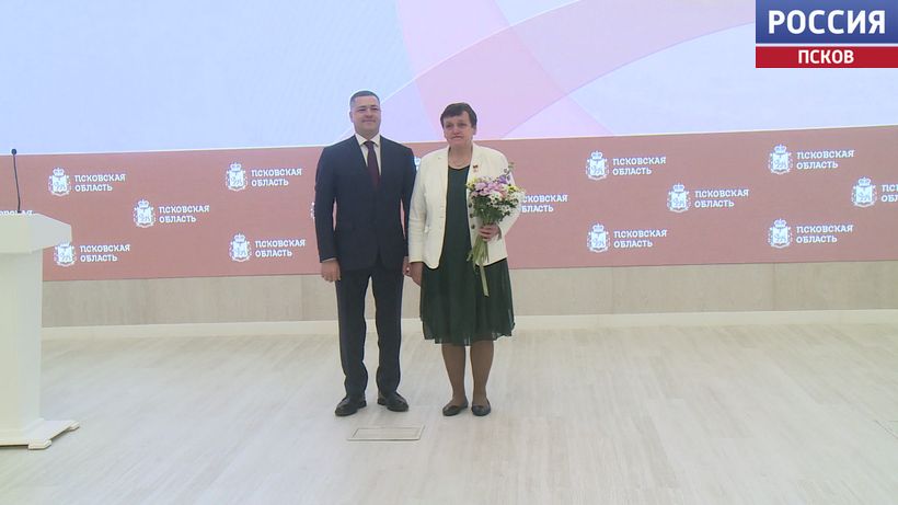 Накануне Дня Матери многодетные семьи региона поздравил губернатор Михаил Ведерников