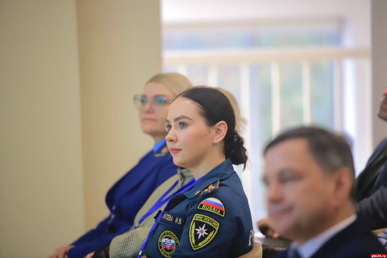 Молодежный форум «Молодежь и закон» проходит в Пскове Молодежный форум «Молодежь и закон» проходит в Пскове