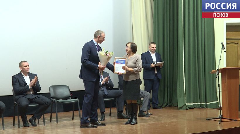 Депутат Государственной Думы Александр Козловский поздравил призеров федерального конкурса музеев образовательных организаций "Знать, чтобы помнить" Депутат Государственной Думы Александр Козловский поздравил призеров федерального конкурса музеев образовательных организаций "Знать, чтобы помнить"