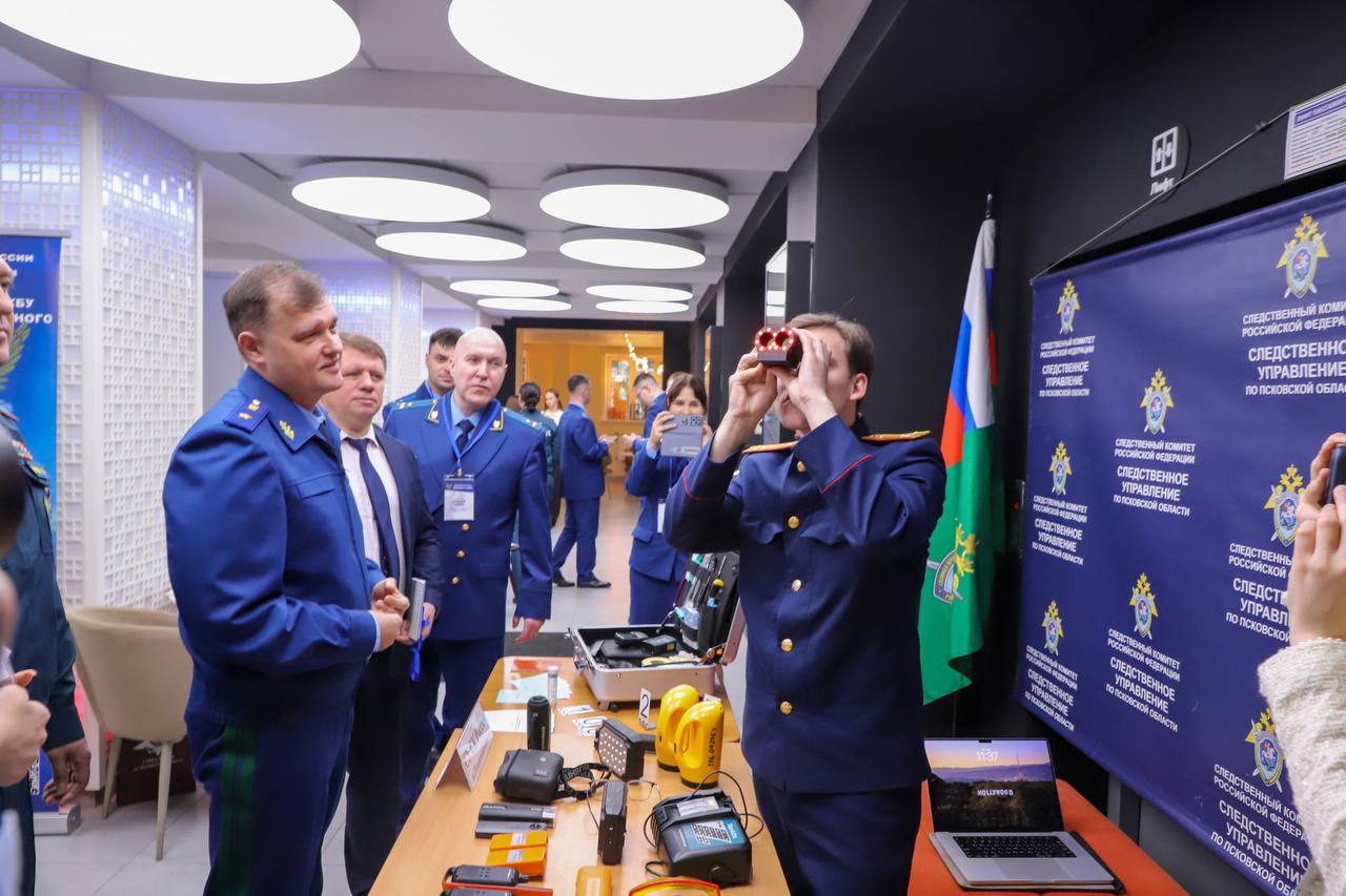 В Пскове завершился первый межрегиональный форум «Молодежь и закон» В Пскове завершился первый межрегиональный форум «Молодежь и закон»