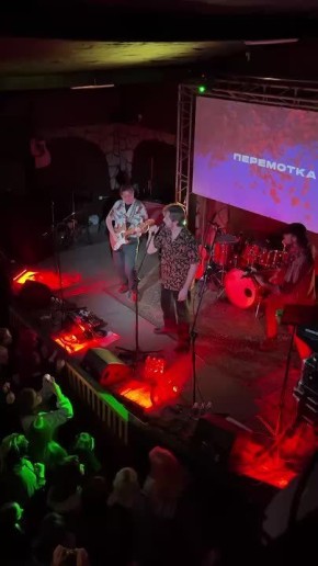 В псковском баре «Нора» прошел концерт инди-группы «Перемотка»