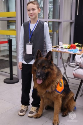 Сотрудники Главного управления МЧС России по Псковской области приняли участие в форуме "Молодежь и закон"