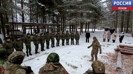 Псковские призывники отправились защищать границу в Ленинградскую область