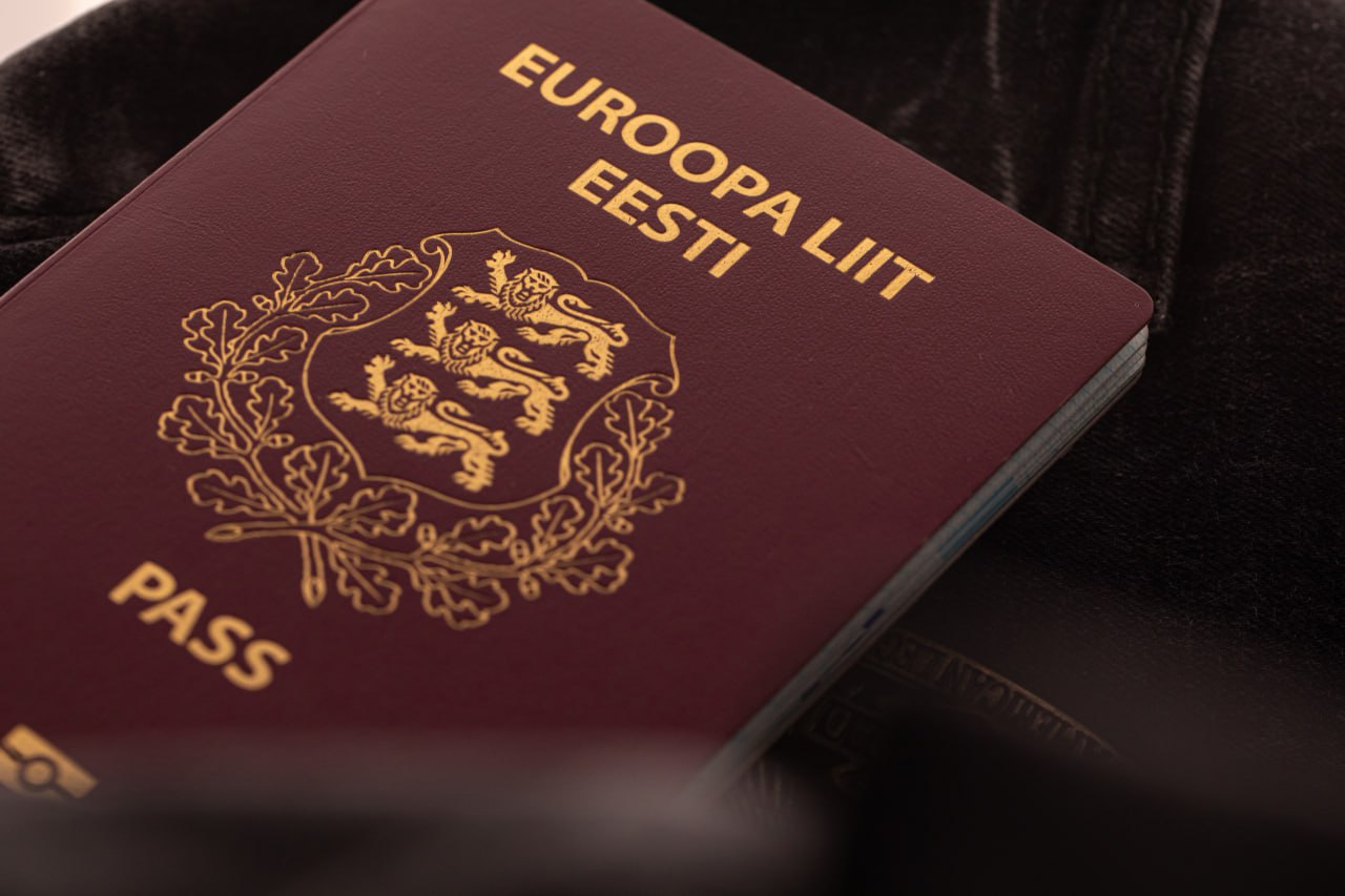 Эстония меняет паспорта гражданам, родившимся в Печорском районе Псковской области, имеющим эстонское гражданство