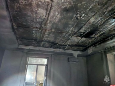 Пять человек эвакуировали при пожаре в гостинице в псковской Уграде