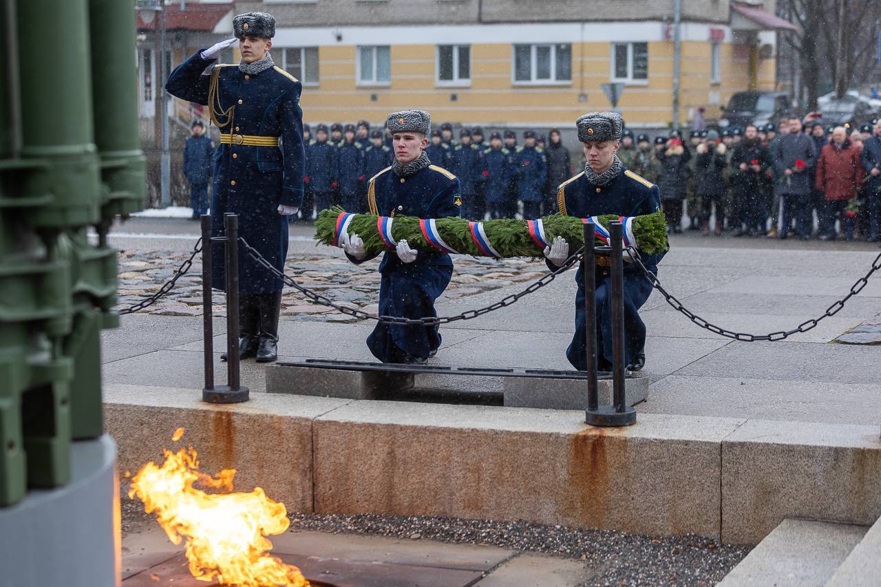 Елкин Борис: Сегодня мы чтим память безымянных героев в День Неизвестного Солдата Елкин Борис: Сегодня мы чтим память безымянных героев в День Неизвестного Солдата