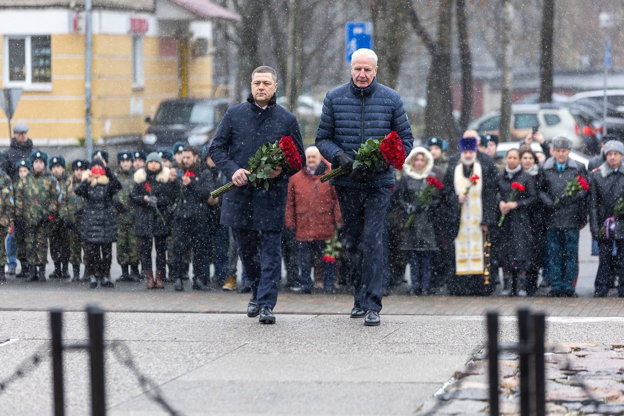 Елкин Борис: Сегодня мы чтим память безымянных героев в День Неизвестного Солдата Елкин Борис: Сегодня мы чтим память безымянных героев в День Неизвестного Солдата