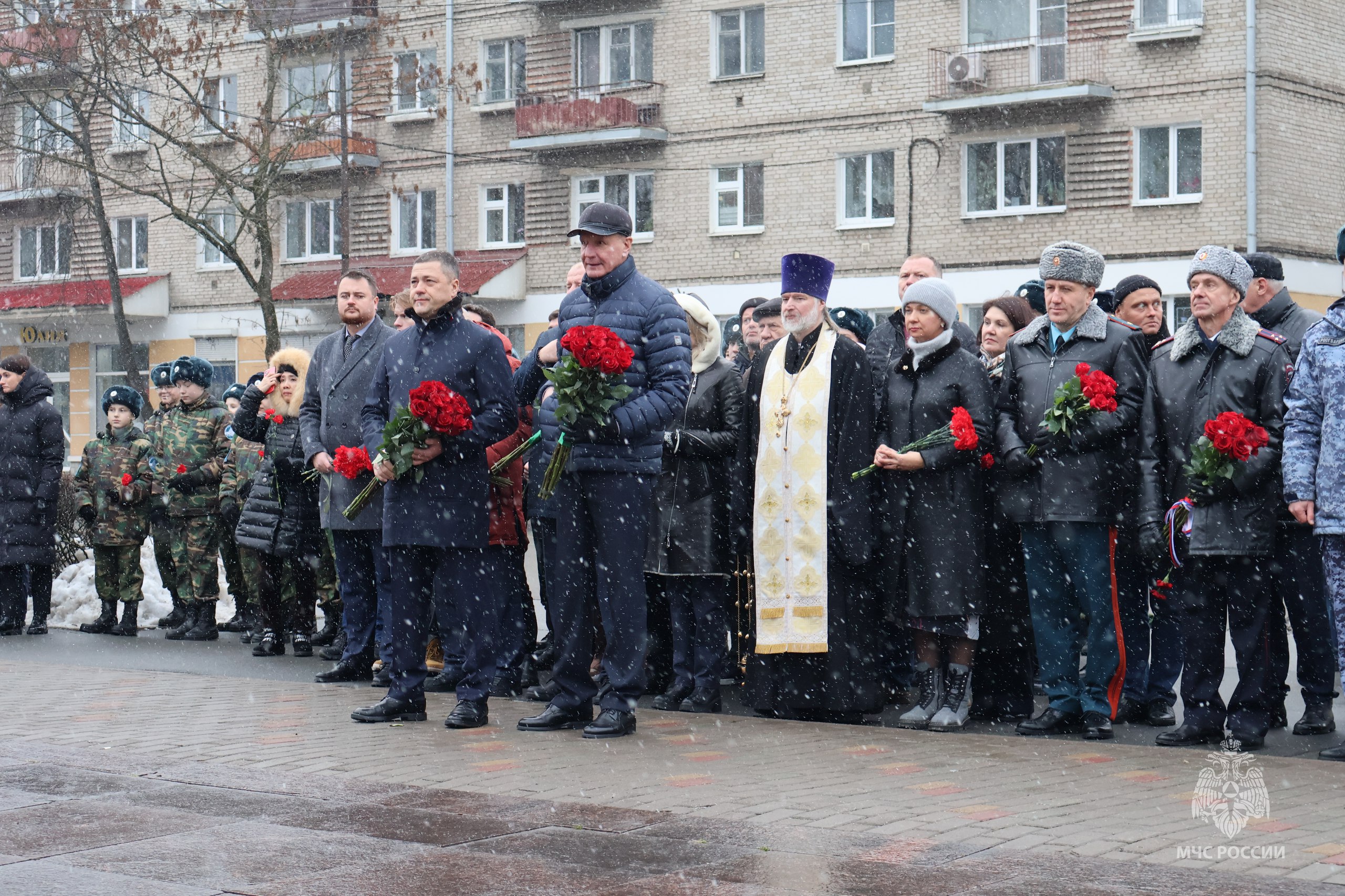 В Пскове состоялось торжественное мероприятие у Могилы Неизвестного Солдата В Пскове состоялось торжественное мероприятие у Могилы Неизвестного Солдата
