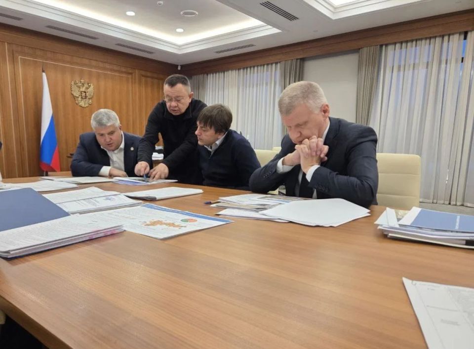 В Минстрое России обсудили строительство передовых общеобразовательных организаций и реализацию пилотного проекта в Новгородской области В Минстрое России обсудили строительство передовых общеобразовательных организаций и реализацию пилотного проекта в Новгородской области