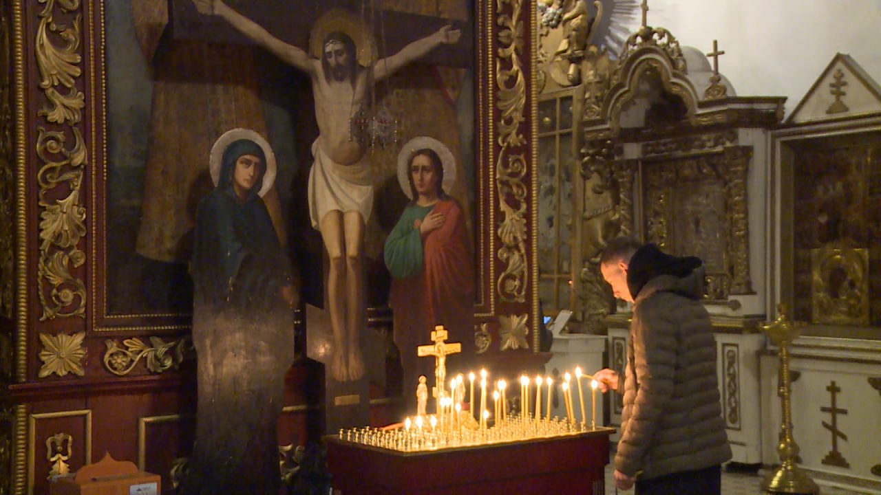 В Троицком соборе Пскова готовятся принять частицу мощей великомученика Георгия Победоносца В Троицком соборе Пскова готовятся принять частицу мощей великомученика Георгия Победоносца