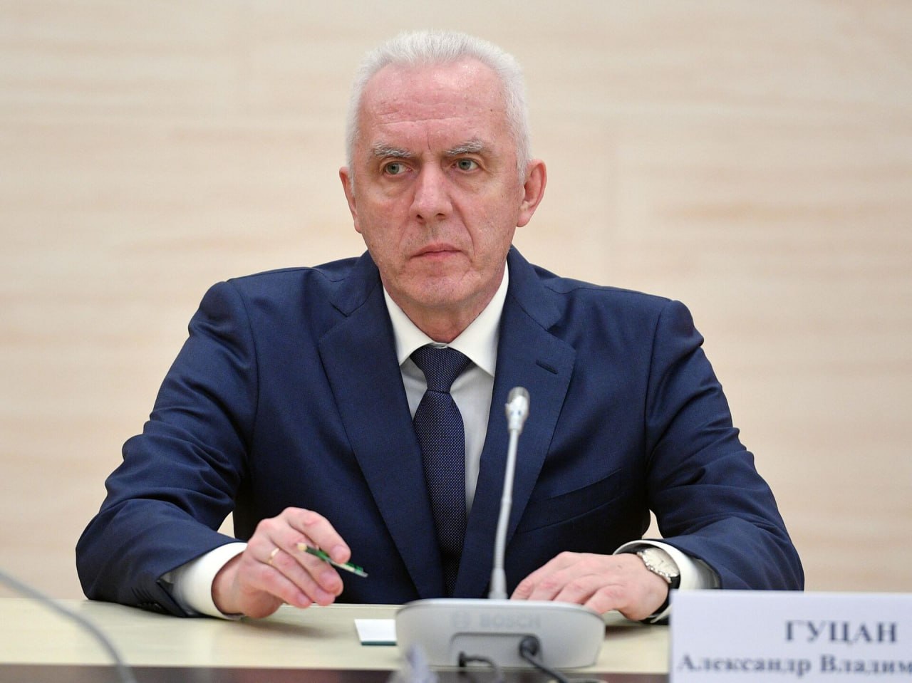 Массажные кресла и матрасы: генпрокурор Гуцан упомянул Александра Грацкого, рассказывая о самых необычных взятках в России