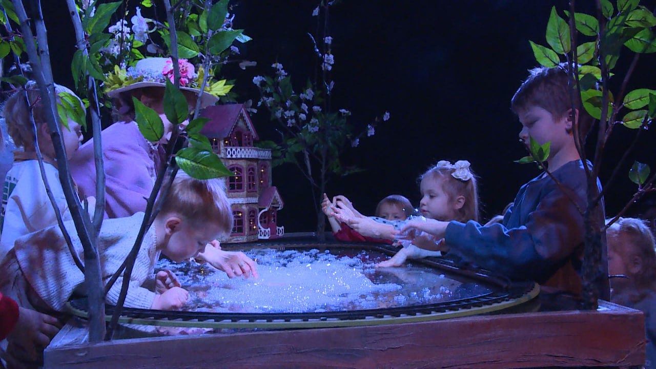 Сегодня в Пскове начался фестиваль для самых маленьких театралов - "Кроха-фест" Сегодня в Пскове начался фестиваль для самых маленьких театралов - "Кроха-фест"