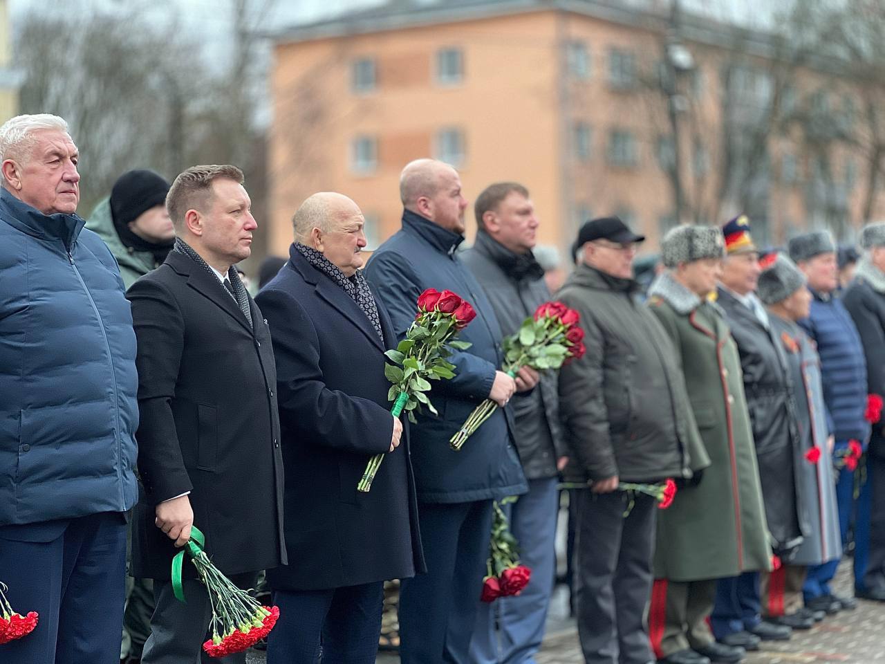 9 декабря в России отмечается День Героев Отечества — особая дата, посвящённая людям, проявившим высшее мужество, честь и самоотверженность при служении стране