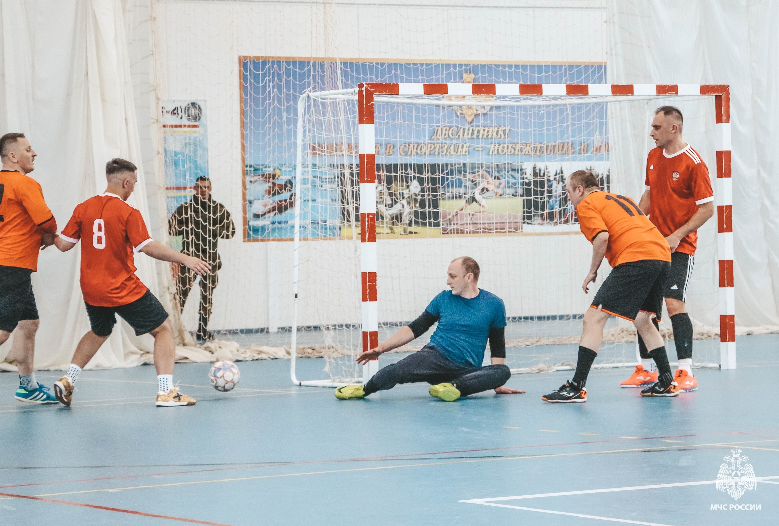 Всемирный день футбола. Каждый год 10 декабря мир отмечает особый день, посвящённый футболу — спорту, который объединяет людей разных возрастов и профессий Всемирный день футбола. Каждый год 10 декабря мир отмечает особый день, посвящённый футболу — спорту, который объединяет людей разных возрастов и профессий