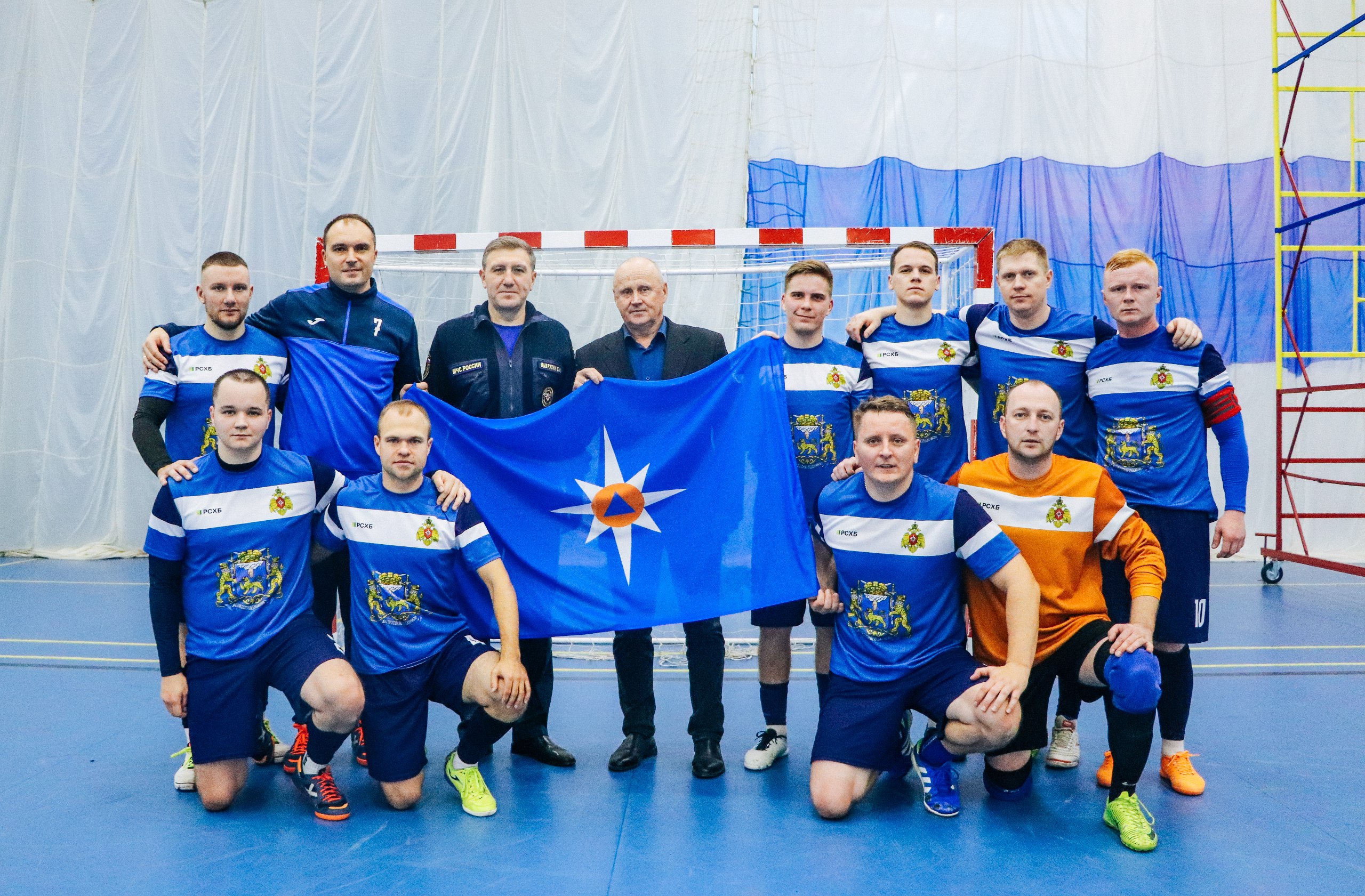 Всемирный день футбола. Каждый год 10 декабря мир отмечает особый день, посвящённый футболу — спорту, который объединяет людей разных возрастов и профессий Всемирный день футбола. Каждый год 10 декабря мир отмечает особый день, посвящённый футболу — спорту, который объединяет людей разных возрастов и профессий