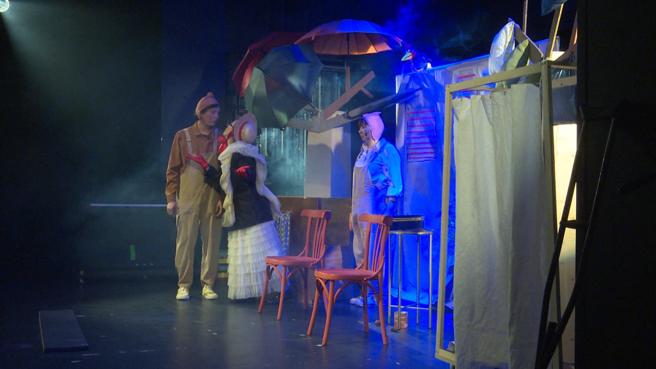 "Кроха-фест" продолжается и сегодня его пространство расширилось до спектаклей на Малой и Большой сценах Пушкинского театра "Кроха-фест" продолжается и сегодня его пространство расширилось до спектаклей на Малой и Большой сценах Пушкинского театра