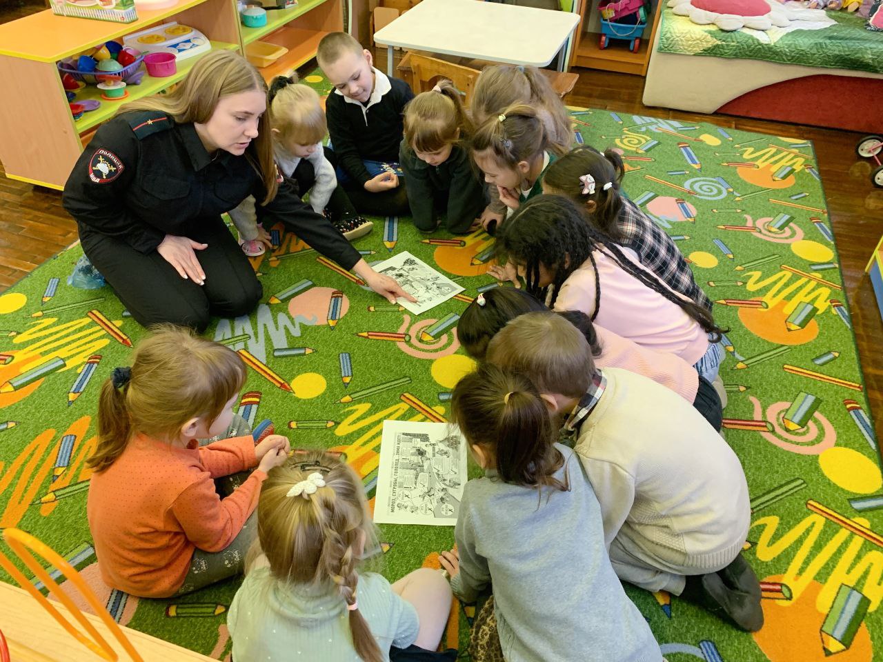 Познавательное мероприятие по безопасности дорожного движения прошло в структурном подразделении детского сада «N 1» г. Опочка Познавательное мероприятие по безопасности дорожного движения прошло в структурном подразделении детского сада «N 1» г. Опочка