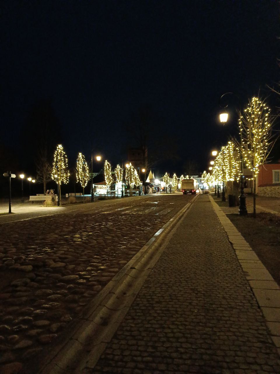 Печоры тоже уже вовсю преображаются к Новому году Печоры тоже уже вовсю преображаются к Новому году