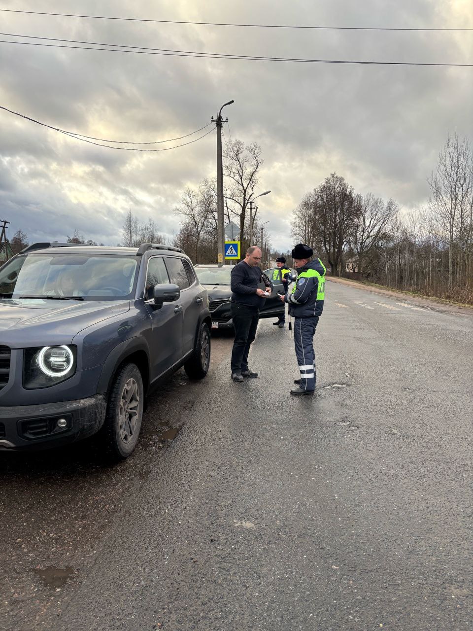 Сотрудники Госавтоинспекции МО МВД России «Новосокольнический» в Локнянском муниципальном округе провели профилактическое мероприятие по безопасности дорожного движения Сотрудники Госавтоинспекции МО МВД России «Новосокольнический» в Локнянском муниципальном округе провели профилактическое мероприятие по безопасности дорожного движения