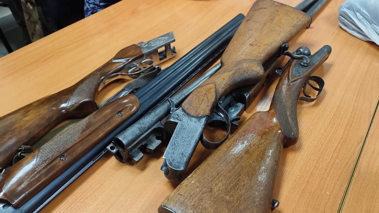 Более 200 единиц охотничьего оружия, а также большое количество боеприпасов передали в зону СВО жители региона с помощью Росгвардии Более 200 единиц охотничьего оружия, а также большое количество боеприпасов передали в зону СВО жители региона с помощью Росгвардии