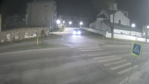 Ночью в Пскове на ул. Труда барагозил обладатель «Мерседеса»