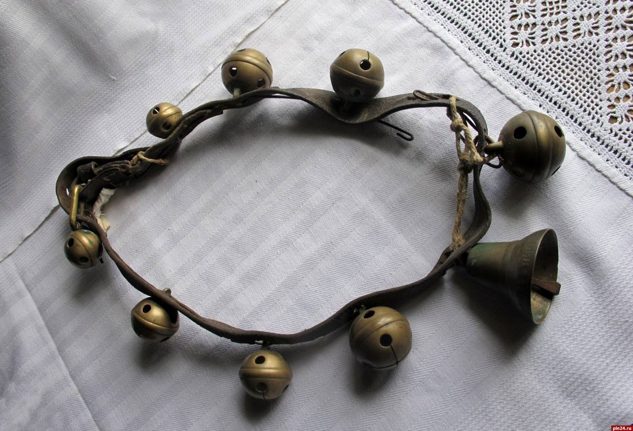 Два церковных колокола представлены в коллекции музея-заповедника «Изборск» Два церковных колокола представлены в коллекции музея-заповедника «Изборск»