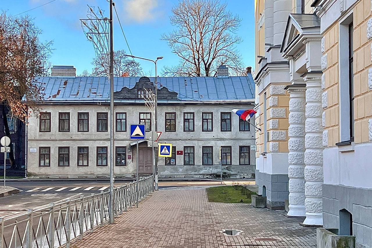 Елкин Борис: Взглянем на Комсомольский переулок сквозь призму времени Елкин Борис: Взглянем на Комсомольский переулок сквозь призму времени