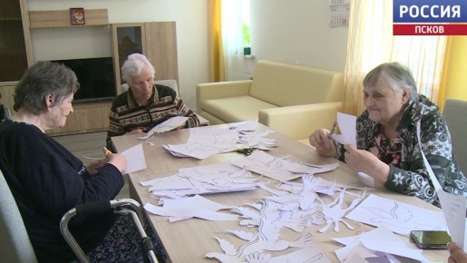      ,                 ,    15 098 