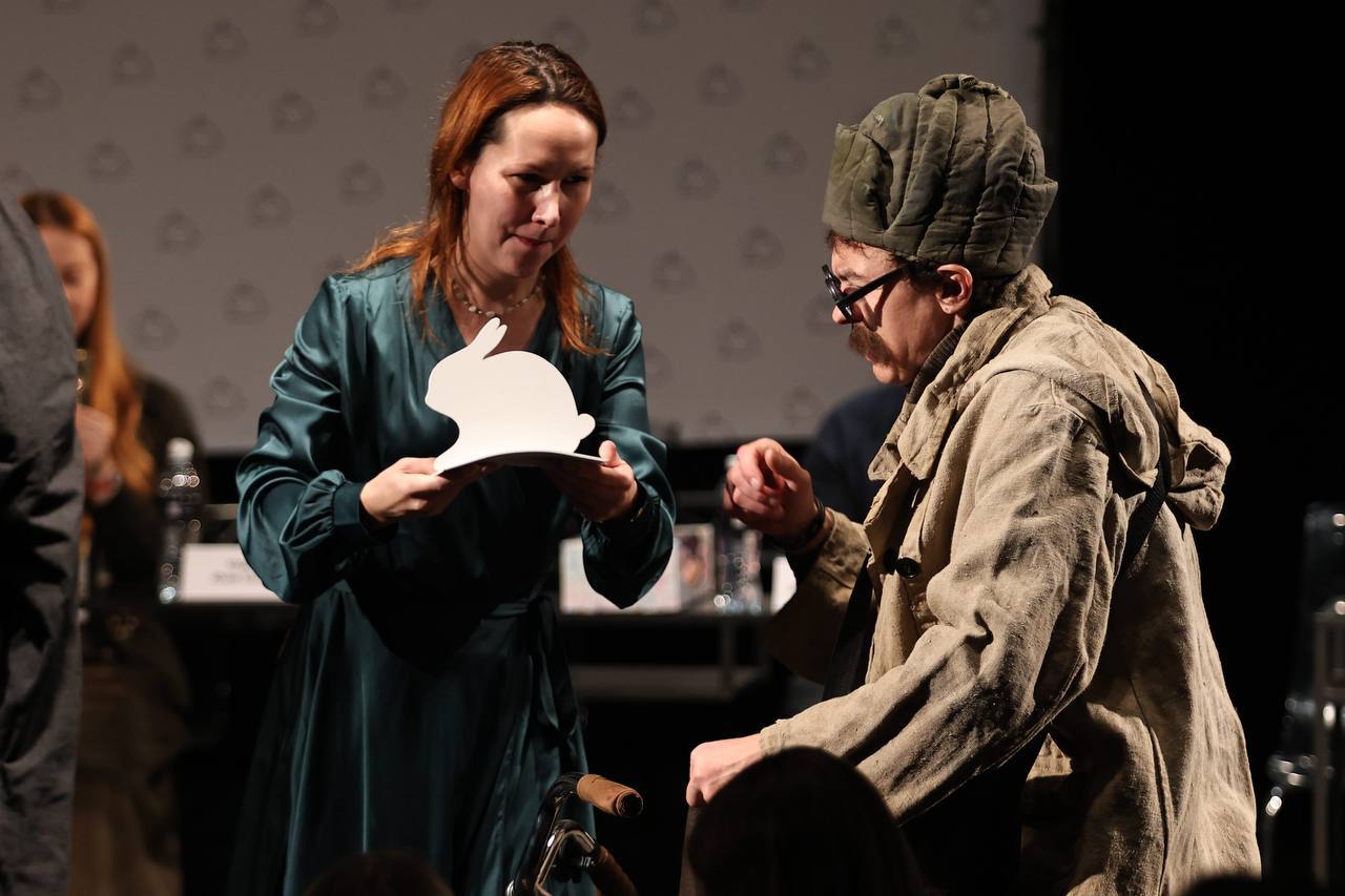 «Белых» и «золотых» кроликов вручили победителям «Кроха-феста» в Псковском драмтеатре «Белых» и «золотых» кроликов вручили победителям «Кроха-феста» в Псковском драмтеатре