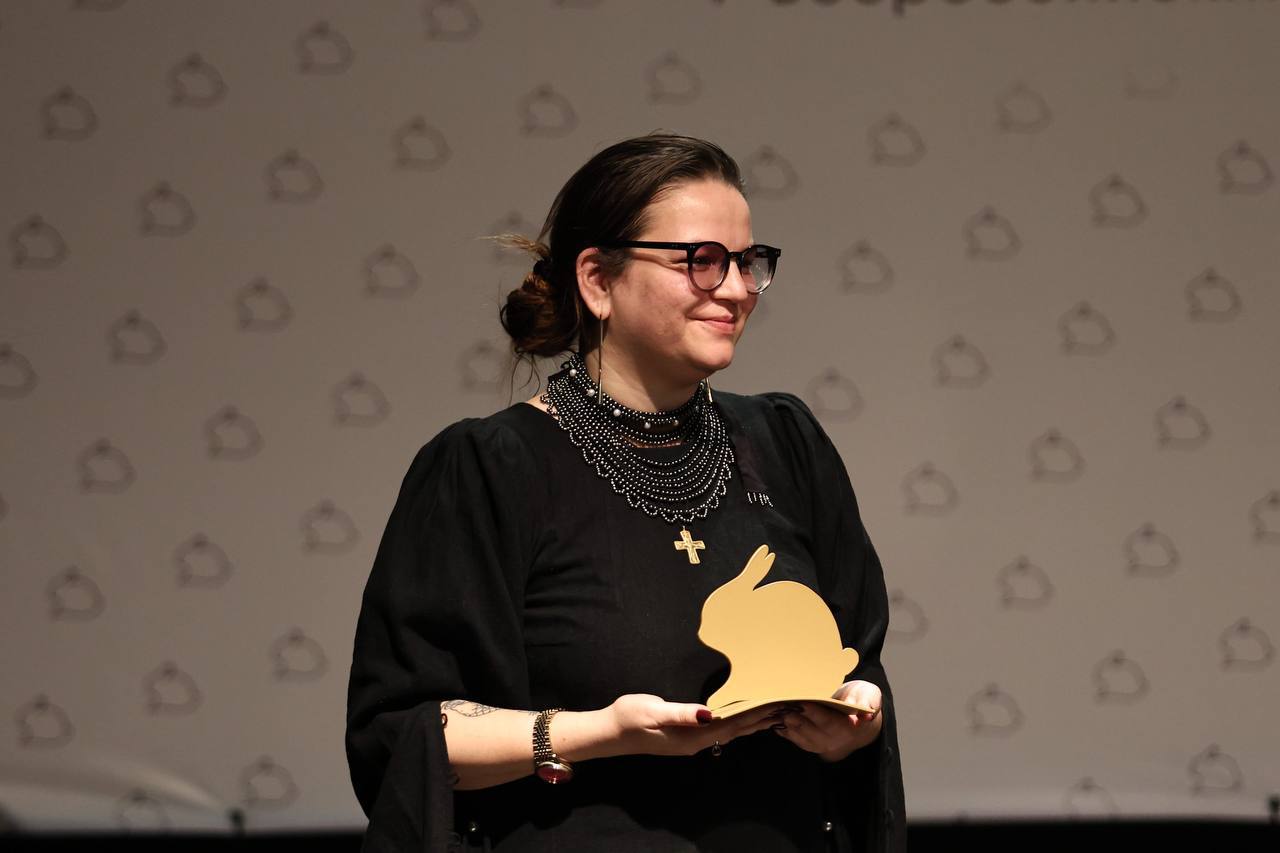 «Белых» и «золотых» кроликов вручили победителям «Кроха-феста» в Псковском драмтеатре «Белых» и «золотых» кроликов вручили победителям «Кроха-феста» в Псковском драмтеатре