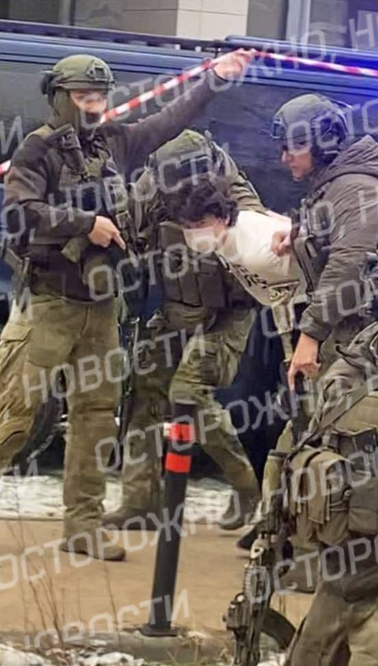 10-летний ребенок погиб в результате нападения вооружённого ножом ученика в школе в подмоскомном посёлке Горки-2 10-летний ребенок погиб в результате нападения вооружённого ножом ученика в школе в подмоскомном посёлке Горки-2