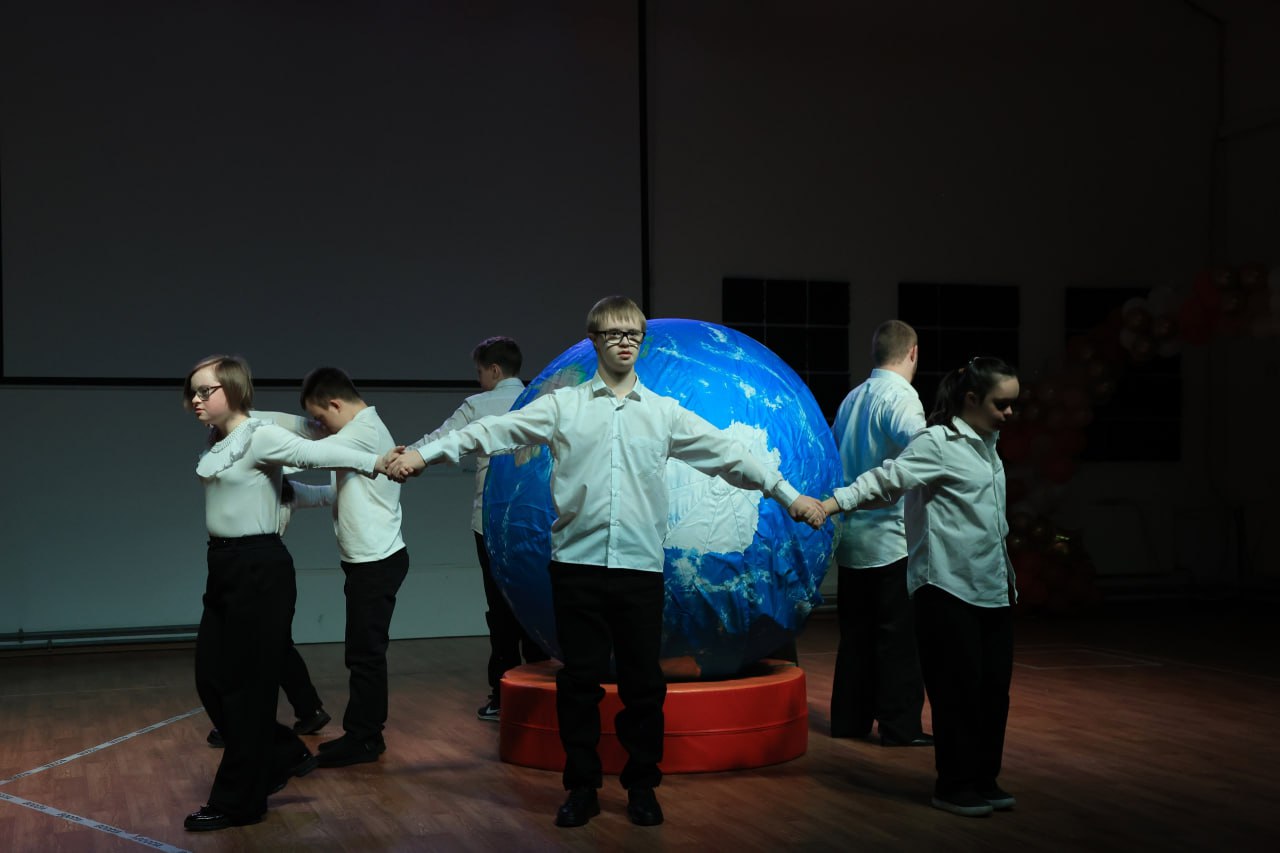 В Пскове впервые прошёл фестиваль-турнир по адаптивной художественной гимнастике и танцам на колясках «Неограниченные возможности – новые горизонты» В Пскове впервые прошёл фестиваль-турнир по адаптивной художественной гимнастике и танцам на колясках «Неограниченные возможности – новые горизонты»