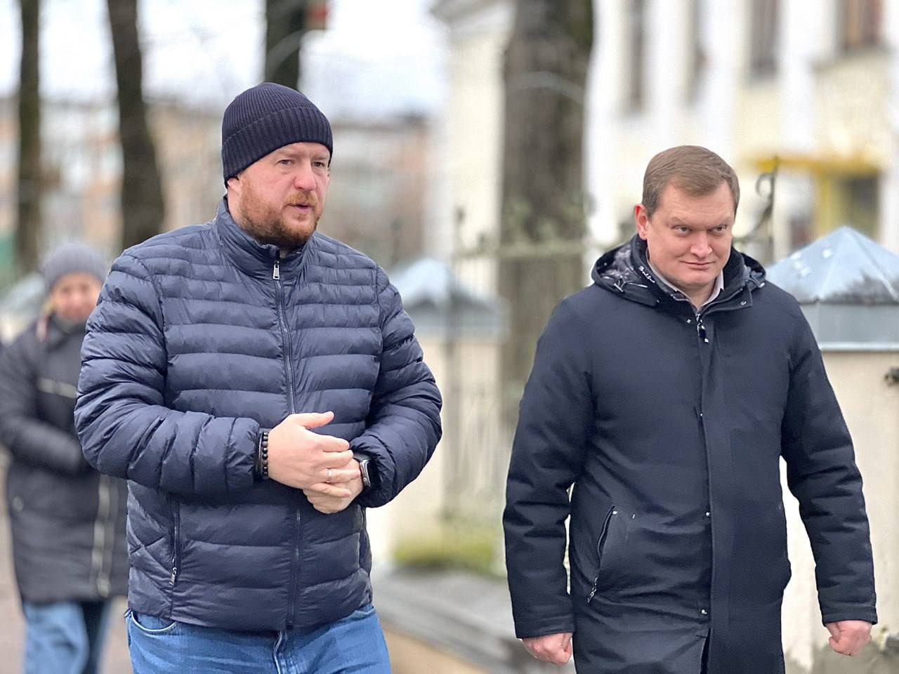 Елкин Борис: 6 Вместе с депутатом Псковской городской Думы Евгением Васильевым побывал в округе №6, чтобы на месте оценить выполненные работы и обсудить с жителями вопросы, которые требуют нашего внимания Елкин Борис: 6 Вместе с депутатом Псковской городской Думы Евгением Васильевым побывал в округе №6, чтобы на месте оценить выполненные работы и обсудить с жителями вопросы, которые требуют нашего внимания