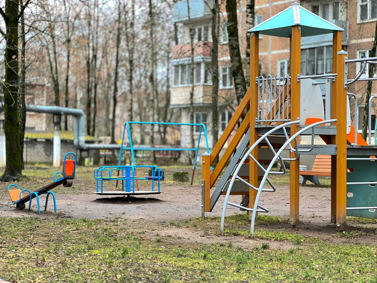 Елкин Борис: 6 Вместе с депутатом Псковской городской Думы Евгением Васильевым побывал в округе №6, чтобы на месте оценить выполненные работы и обсудить с жителями вопросы, которые требуют нашего внимания Елкин Борис: 6 Вместе с депутатом Псковской городской Думы Евгением Васильевым побывал в округе №6, чтобы на месте оценить выполненные работы и обсудить с жителями вопросы, которые требуют нашего внимания