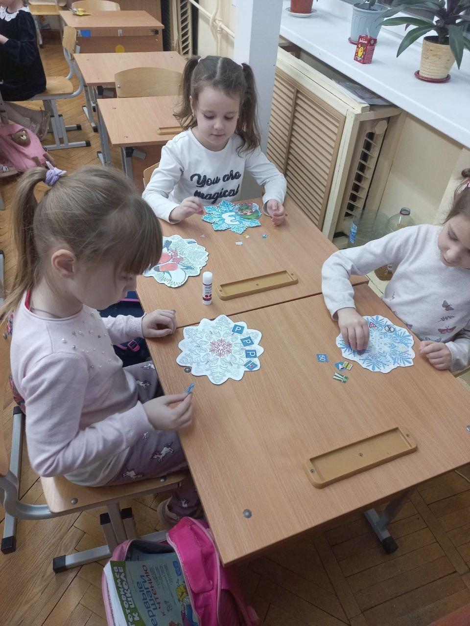 В рамках проведения профилактических мероприятий по БДД в зимний период, а также в преддверии новогодних и рождественских каникул, с обучающимися "Порховского районного Центра Детского Творчества " прошла тематическая... В рамках проведения профилактических мероприятий по БДД в зимний период, а также в преддверии новогодних и рождественских каникул, с обучающимися "Порховского районного Центра Детского Творчества " прошла тематическая...