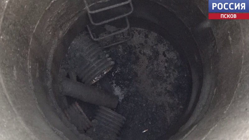 В Великих Луках ликвидируют последствия аварии на водопроводной магистрали В Великих Луках ликвидируют последствия аварии на водопроводной магистрали