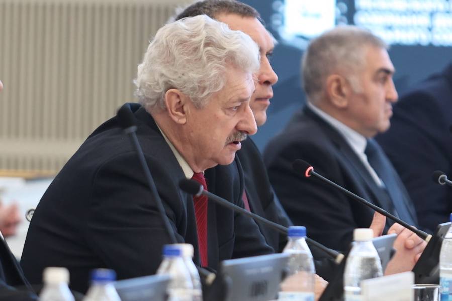 Придраться можно и к фонарному столбу, но мы видим развитие Придраться можно и к фонарному столбу, но мы видим развитие