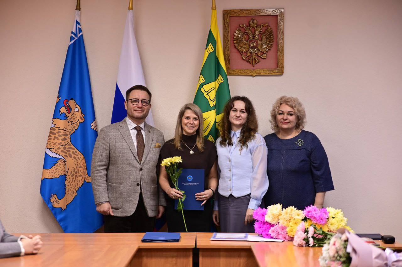 В сегодняшней повестке — награждения членов избирательных комиссий Гдовского и Пушкиногорского районов В сегодняшней повестке — награждения членов избирательных комиссий Гдовского и Пушкиногорского районов