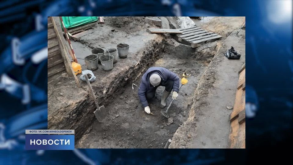 Птичка-свистулька, миниатюрный ключ и монеты-«чешуйки»