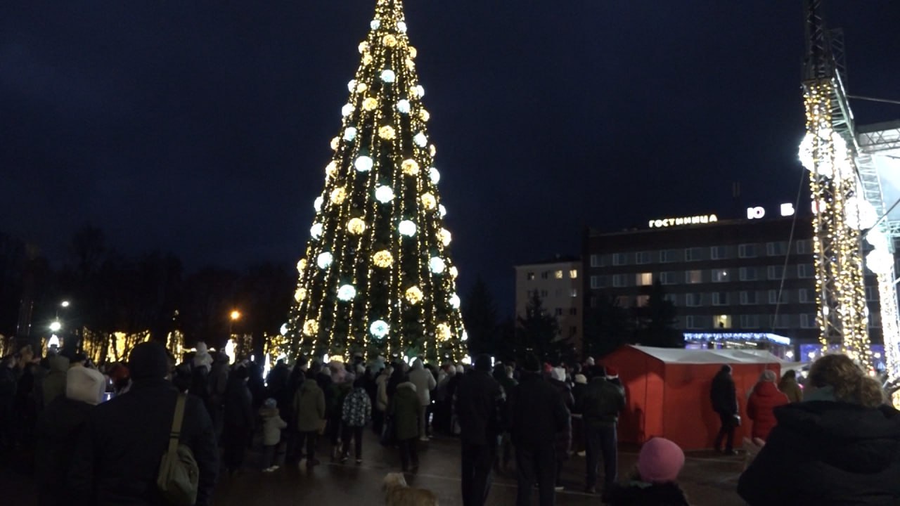 Снега нет, но настроение в южной столице региона новогоднее