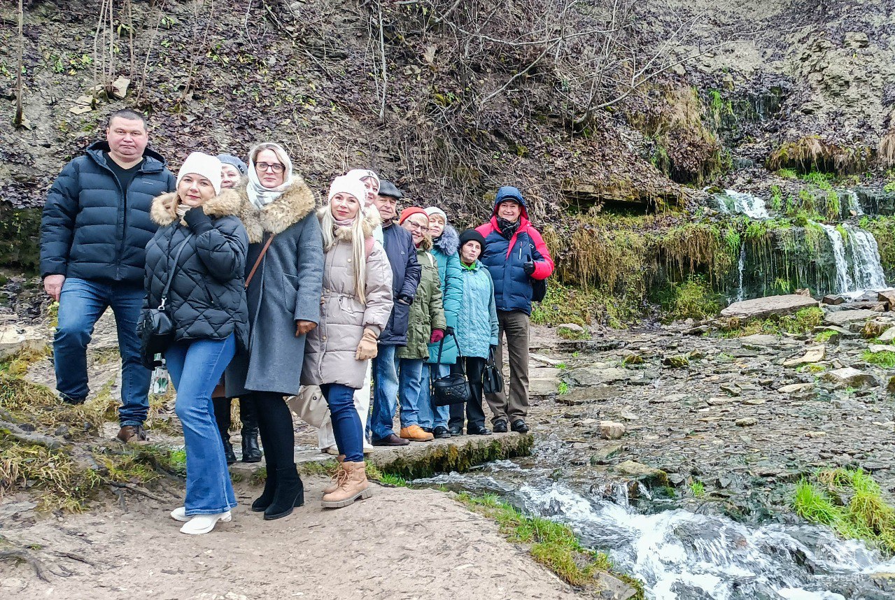 Ветераны и сотрудники псковского ведомства МЧС России посетили Изборск Ветераны и сотрудники псковского ведомства МЧС России посетили Изборск