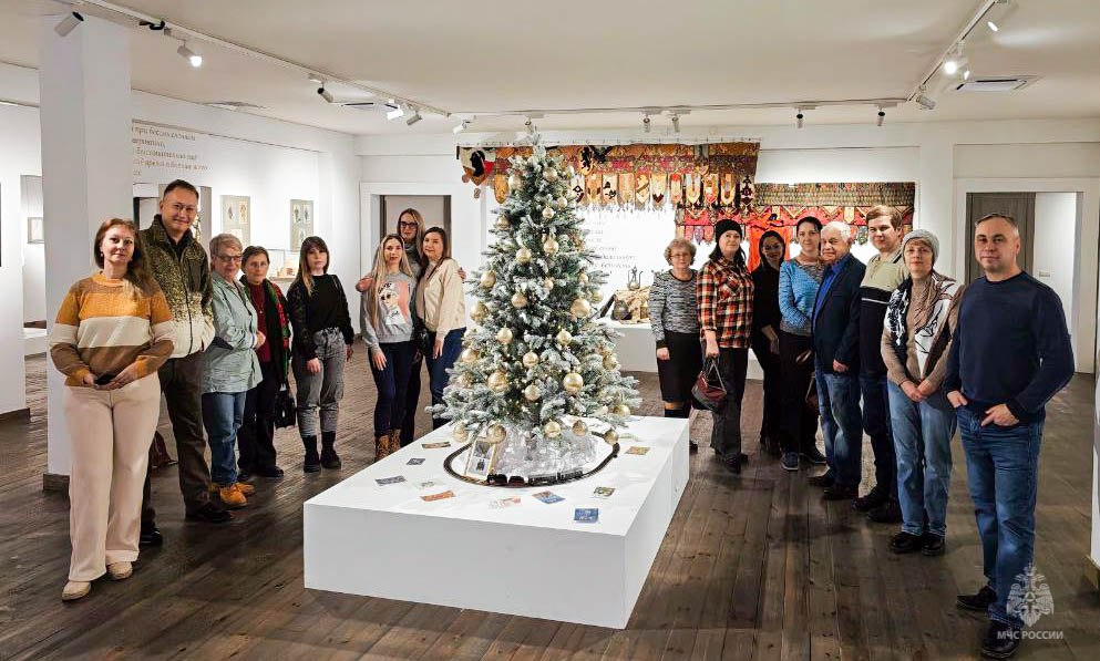 Ветераны и сотрудники псковского ведомства МЧС России посетили Изборск