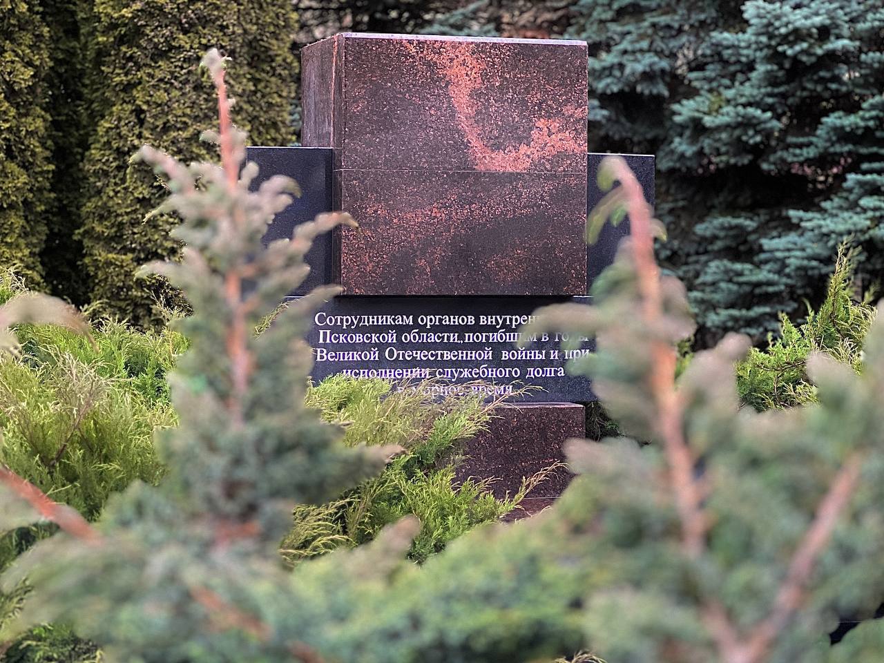 Елкин Борис: Продолжаем системную работу по обновлению тех пространств, где живёт память о подвигах и судьбах поколений Елкин Борис: Продолжаем системную работу по обновлению тех пространств, где живёт память о подвигах и судьбах поколений