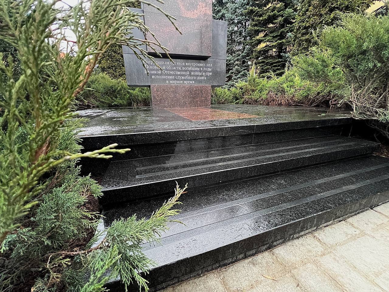 Елкин Борис: Продолжаем системную работу по обновлению тех пространств, где живёт память о подвигах и судьбах поколений Елкин Борис: Продолжаем системную работу по обновлению тех пространств, где живёт память о подвигах и судьбах поколений